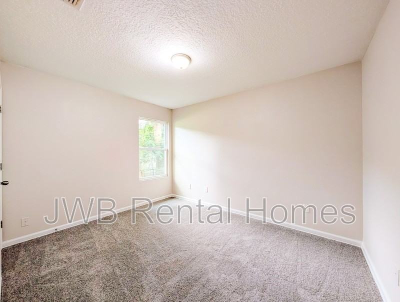1186 Pangola Dr - Photo 7 of 16