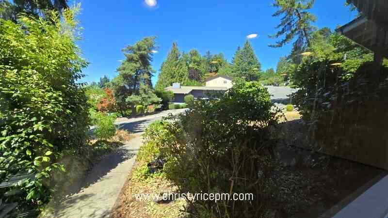 13709 Se 23rd St - Photo 2 of 16