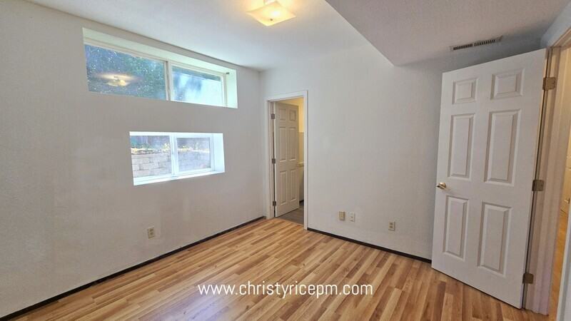 13709 Se 23rd St - Photo 5 of 16