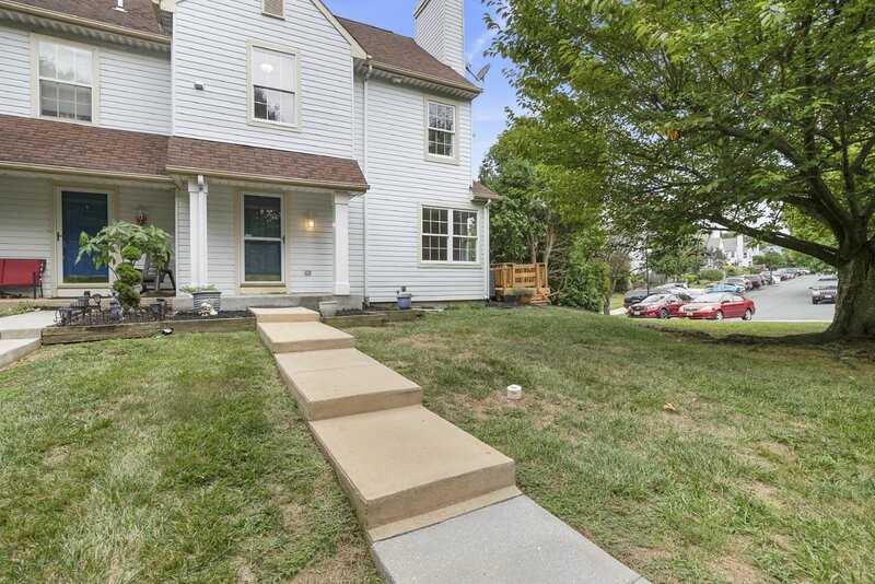2258 N Tollgate Cir - Photo 2 of 27