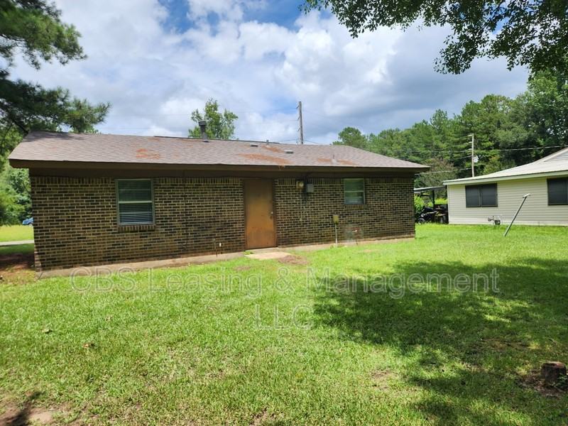 2703 Gregg Ave - Photo 2 of 14