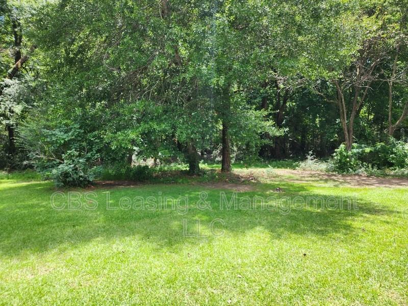 2703 Gregg Ave - Photo 3 of 14