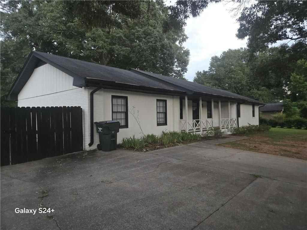 1670 Christian Cir - Photo 2 of 46