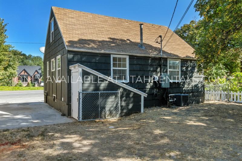 411 W Main St - Photo 3 of 31