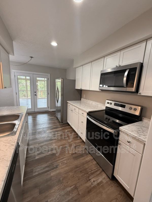 553 Owendale Dr - Photo 4 of 15