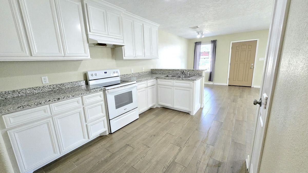 6545 Northdale St ##A - Photo 3 of 7
