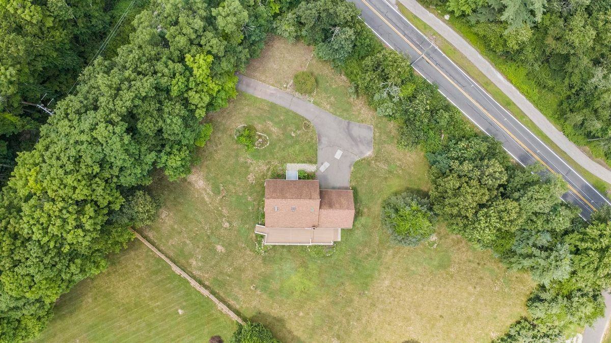 103 Birch Rd - Photo 3 of 34