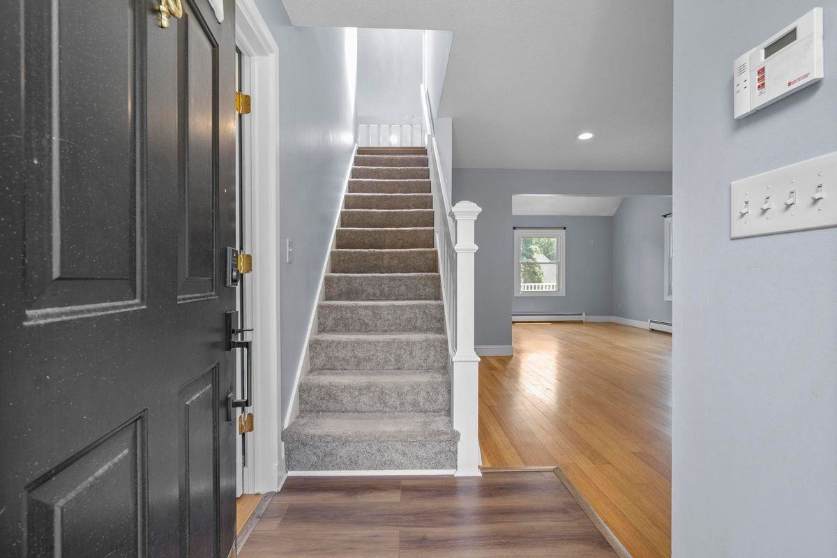 103 Birch Rd - Photo 4 of 34