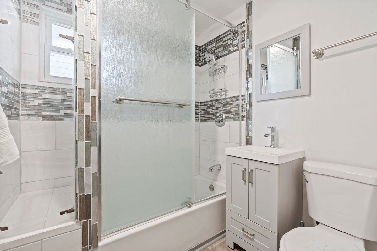 2224 E 68th St - Photo 4 of 20
