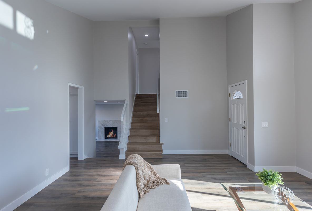 980 S Loyola Dr - Photo 5 of 27