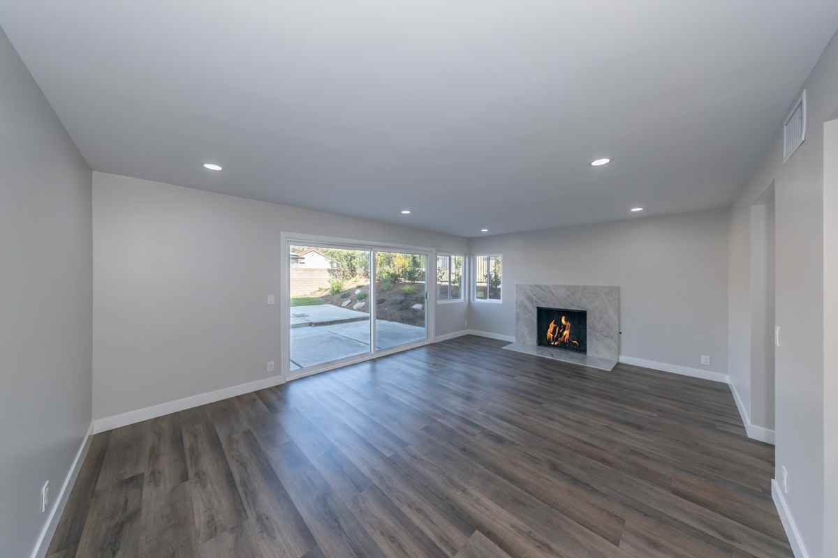 980 S Loyola Dr - Photo 7 of 27