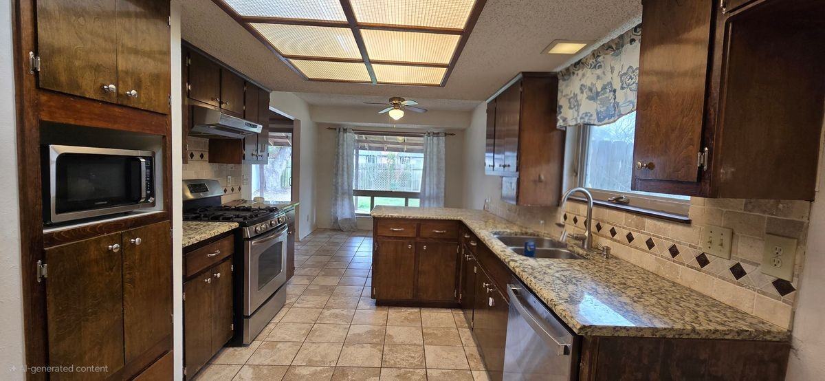 10909 Hillside Oak Ln - Photo 4 of 13