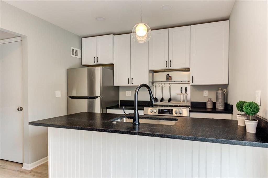 9923 W 52nd St - Photo 5 of 18