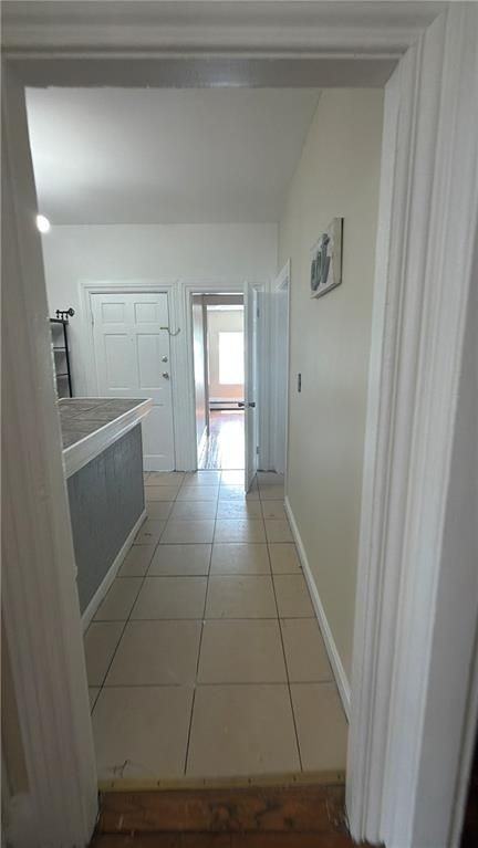 228 Baker St - Photo 6 of 11
