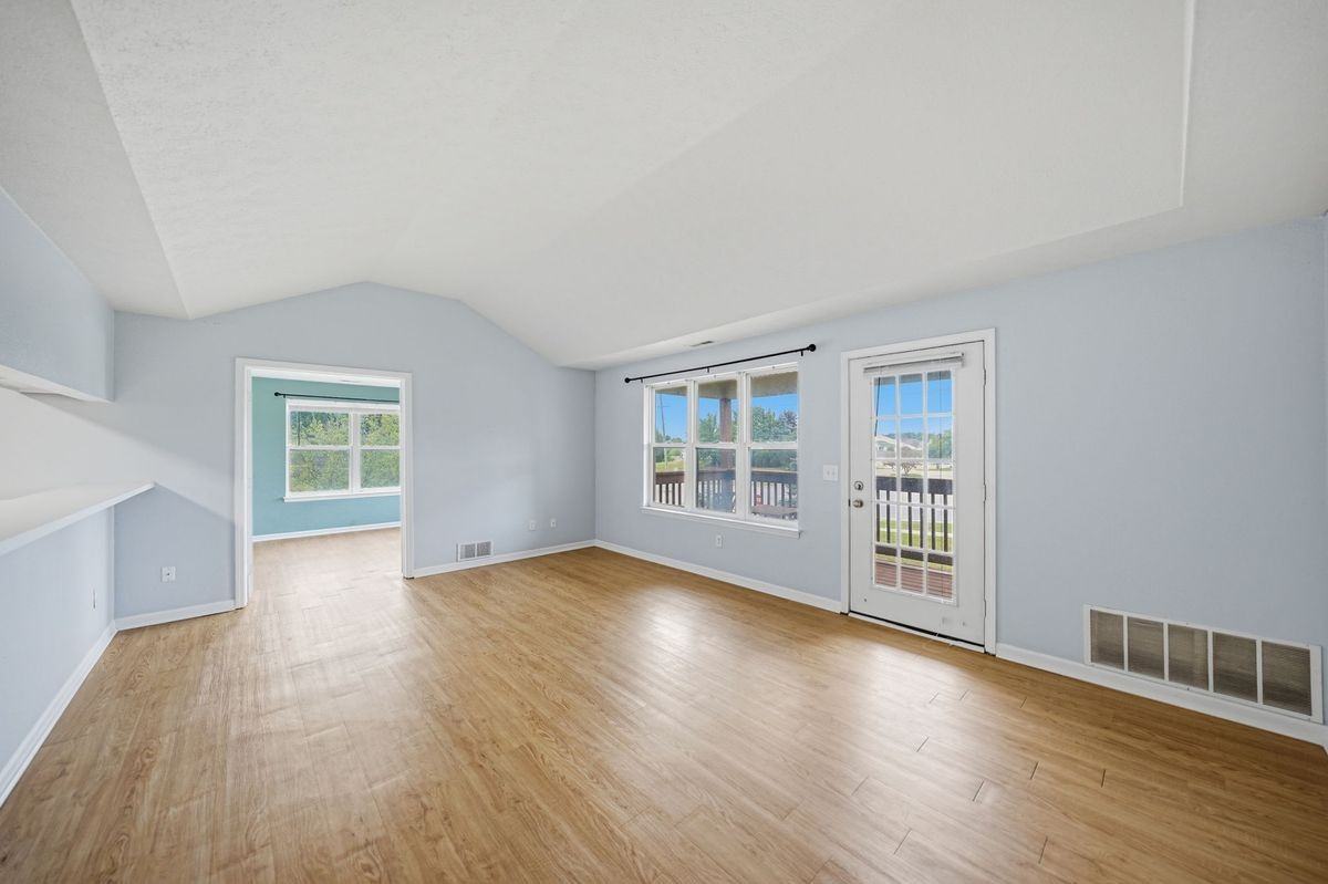1474 Millbrook Trl - Photo 3 of 6