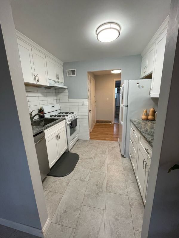 49 Carriage Path S - Photo 7 of 13