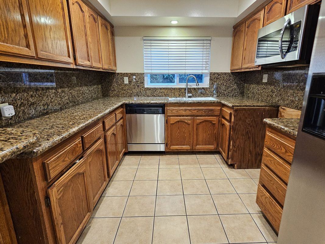 2960 Piedmont Ave - Photo 5 of 22