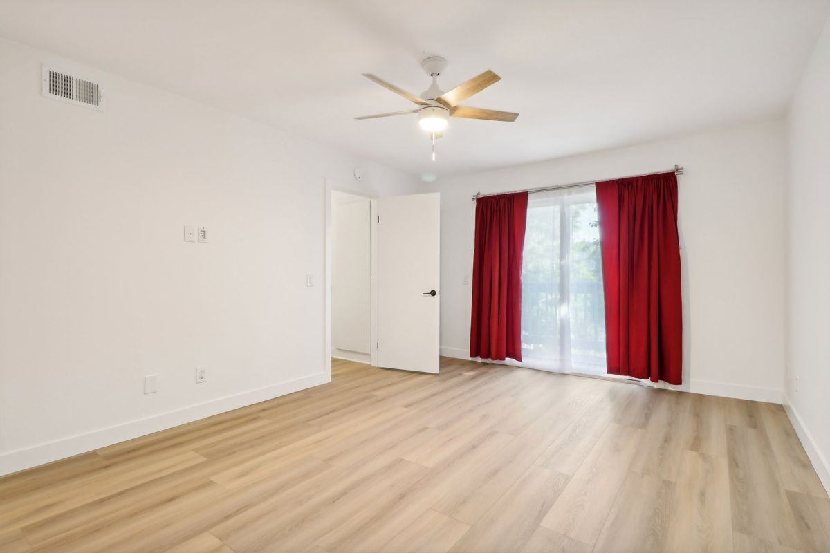 14913 Campus Park Dr ##C - Photo 3 of 4