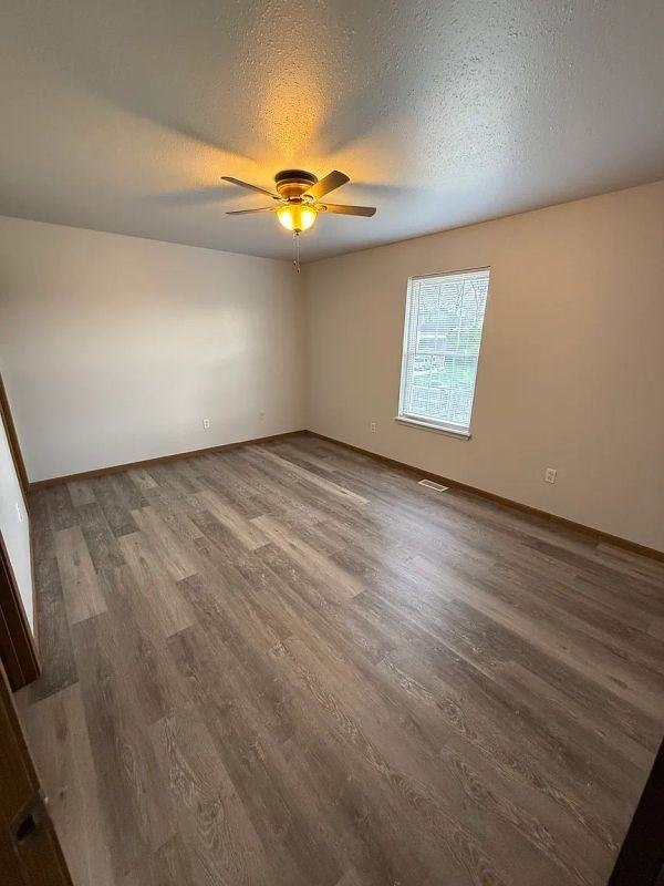1530 Citadel Dr - Photo 4 of 8