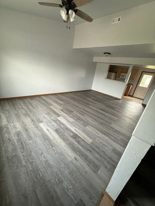 1530 Citadel Dr - Photo 5 of 8