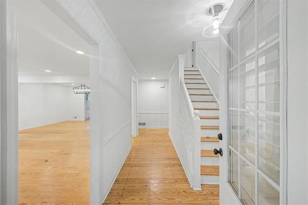 3868 Emerson St - Photo 5 of 34