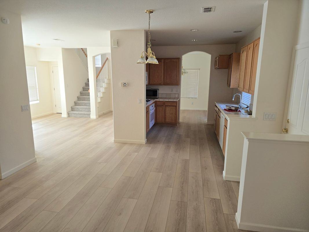 549 Cascade Dr - Photo 4 of 18