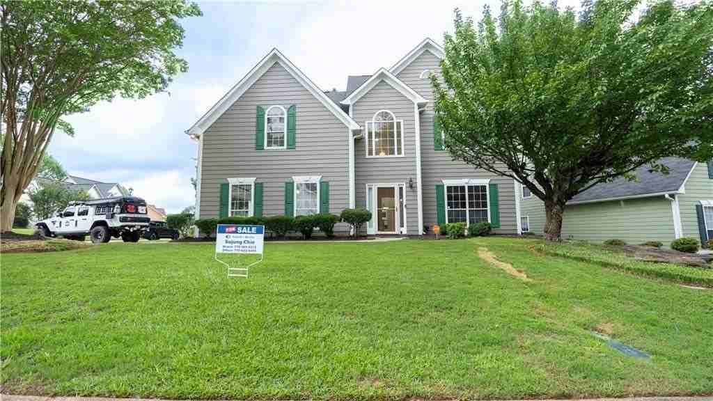 1607 Tunbridge Ln - Photo 2 of 50