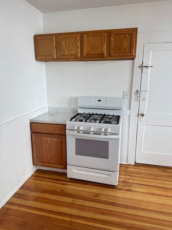 196 Reservation Rd - Photo 4 of 8