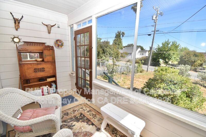 1345 Eastman Ln - Photo 3 of 21
