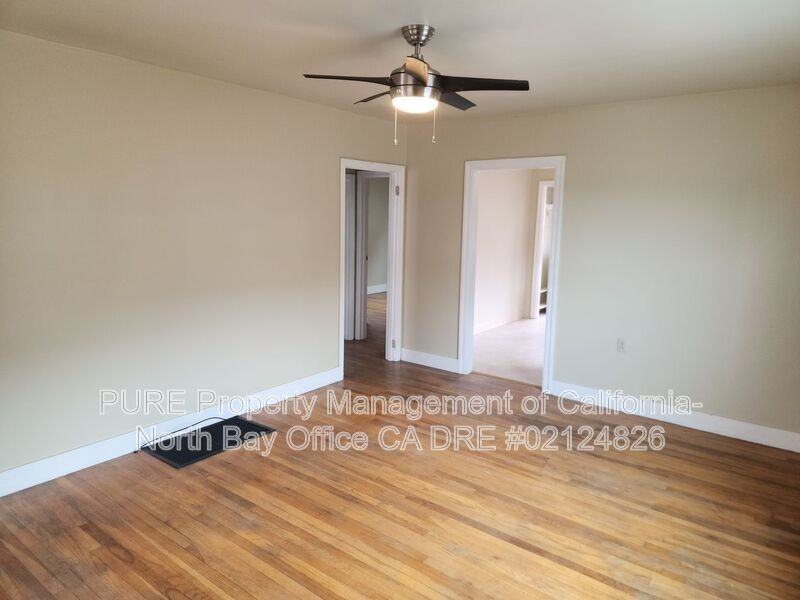 137 Wilson St - Photo 3 of 14