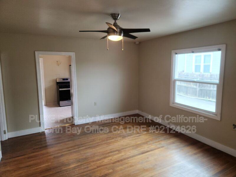 137 Wilson St - Photo 4 of 14