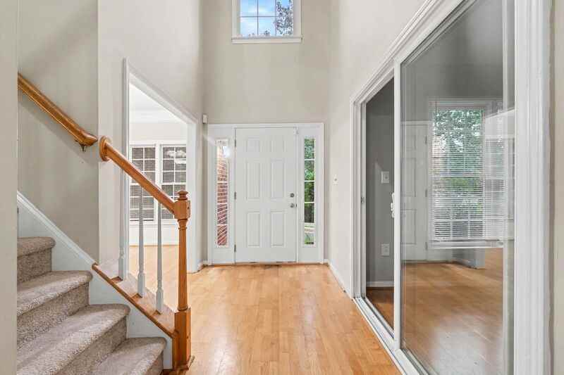 2549 Adonis Ct - Photo 5 of 32