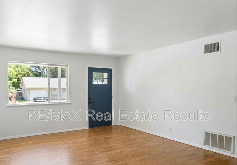 113 N Nolan Ave - Photo 3 of 12