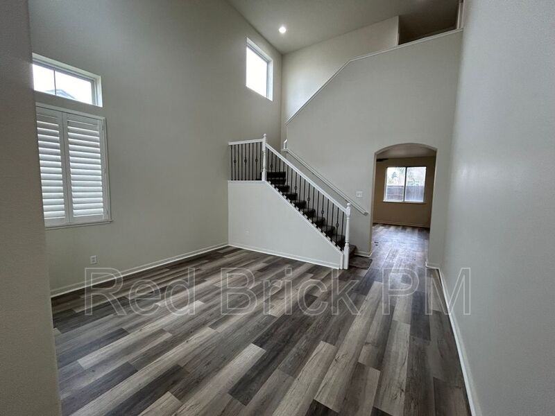 456 Azalea Ct - Photo 4 of 11