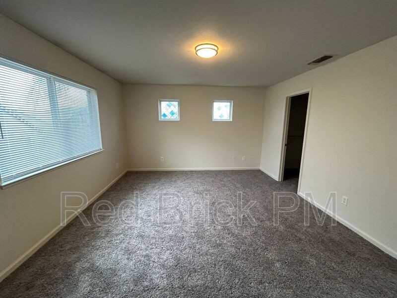 456 Azalea Ct - Photo 6 of 11