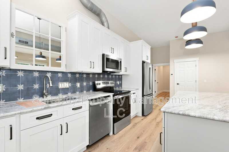 5565 Pennell Rd #2ndFL - Photo 6 of 15