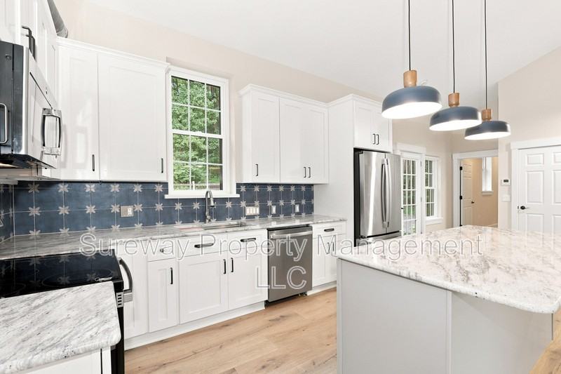 5565 Pennell Rd #1stFL - Photo 6 of 15
