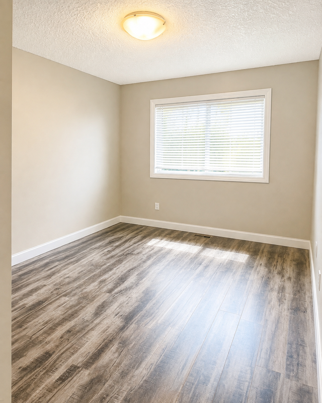 10135 161 St Nw - Photo 3 of 8