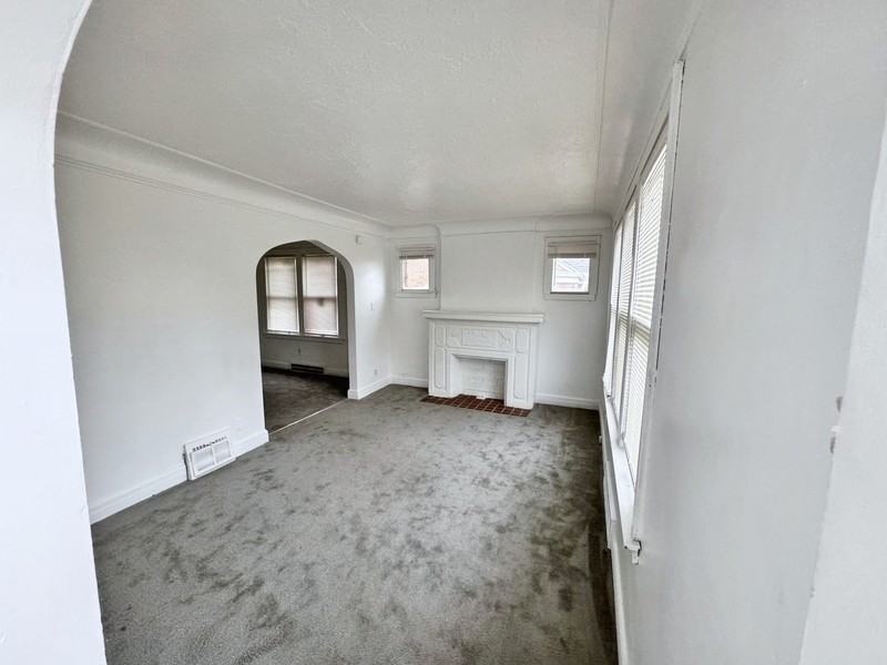 9227 Grayton St - Photo 2 of 11