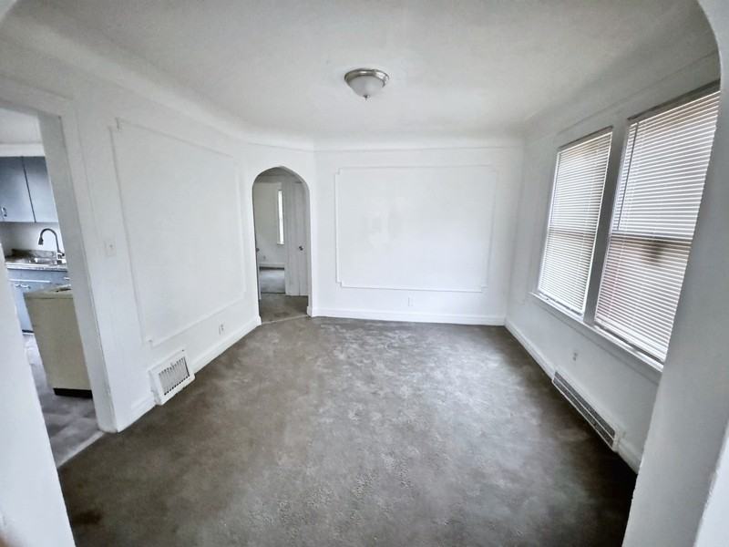 9227 Grayton St - Photo 4 of 11