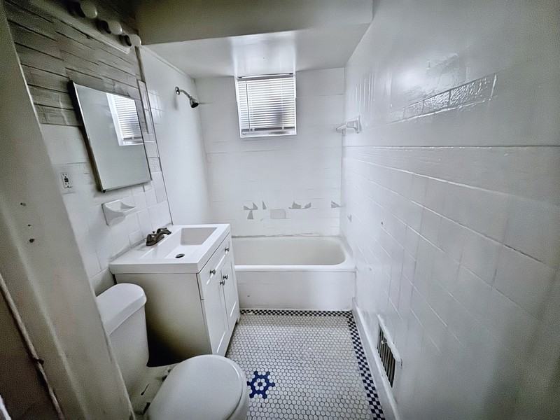 9227 Grayton St - Photo 6 of 11
