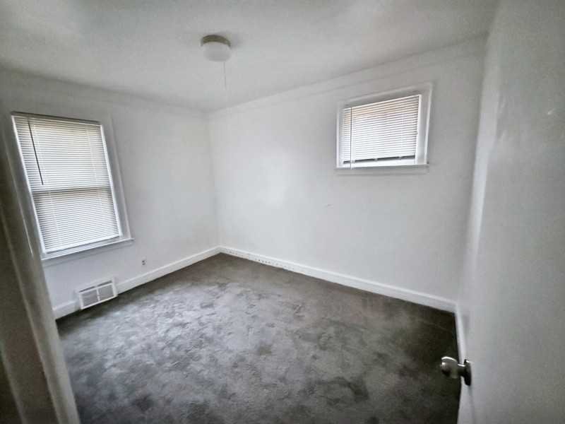 9227 Grayton St - Photo 7 of 11