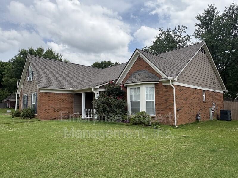 7037 Meadowlands Pl
