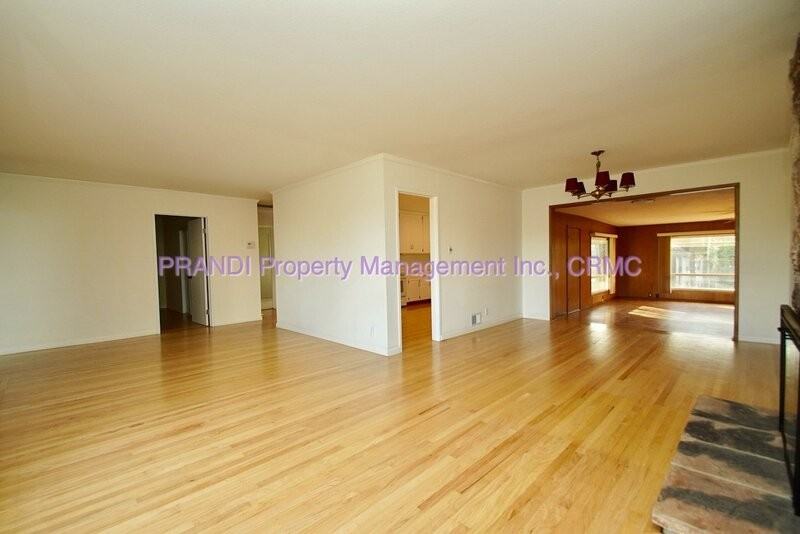 1407 Donna St - Photo 3 of 19