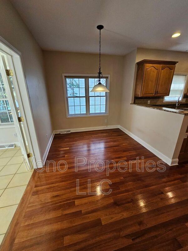 5 Brighton Ct - Photo 4 of 43