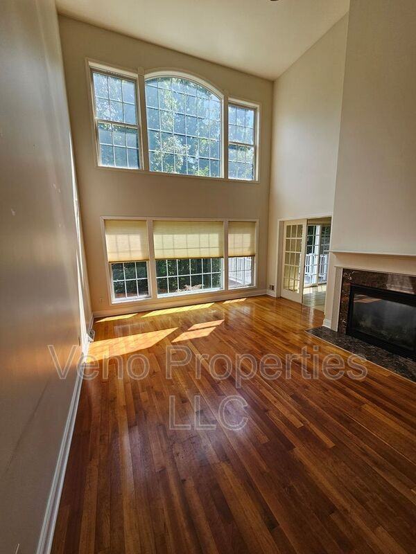 5 Brighton Ct - Photo 6 of 43