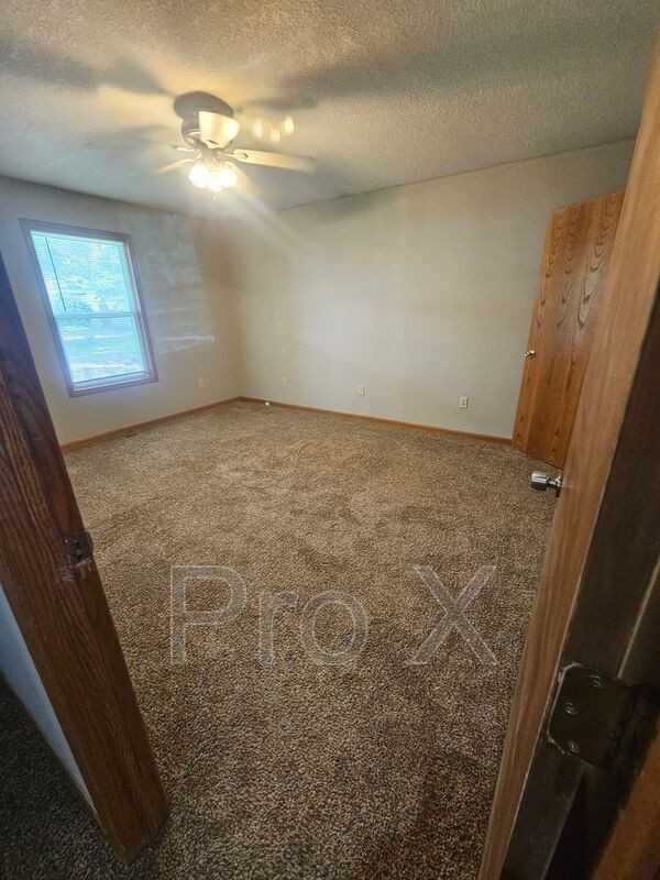 512 E Park St #A - Photo 7 of 17