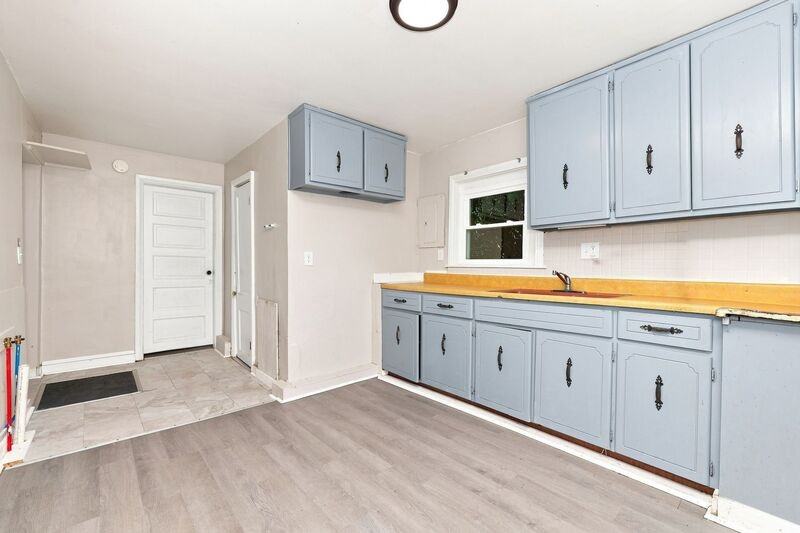 550 Hensel Ave - Photo 7 of 10