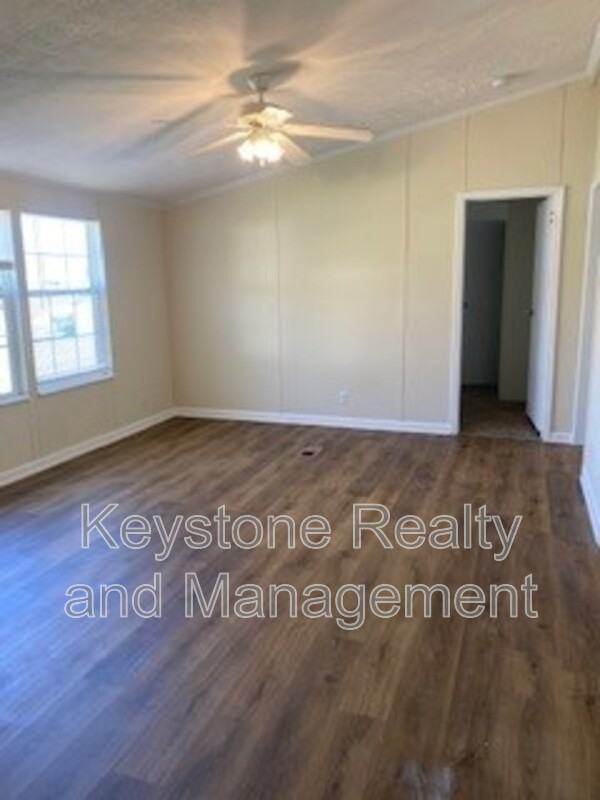 106 Hercules Ct - Photo 2 of 9