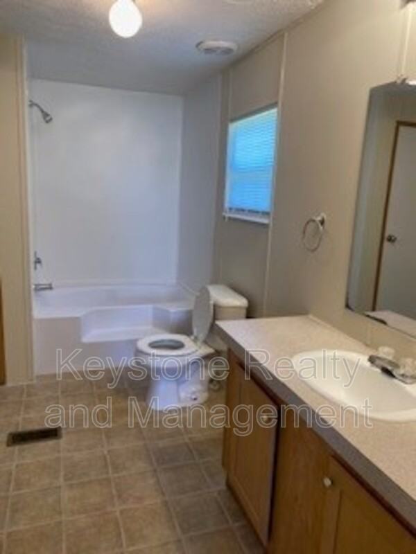 106 Hercules Ct - Photo 5 of 9